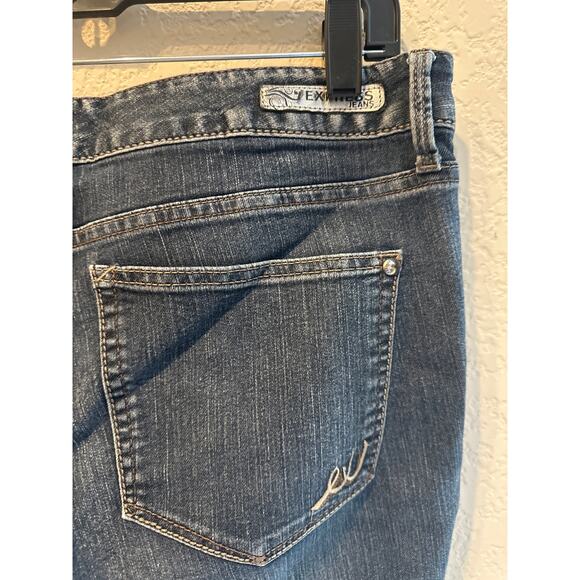 ⭐️ Women’s Express Barely Boot Jeans. Size 10 Short - Picture 3 of 4